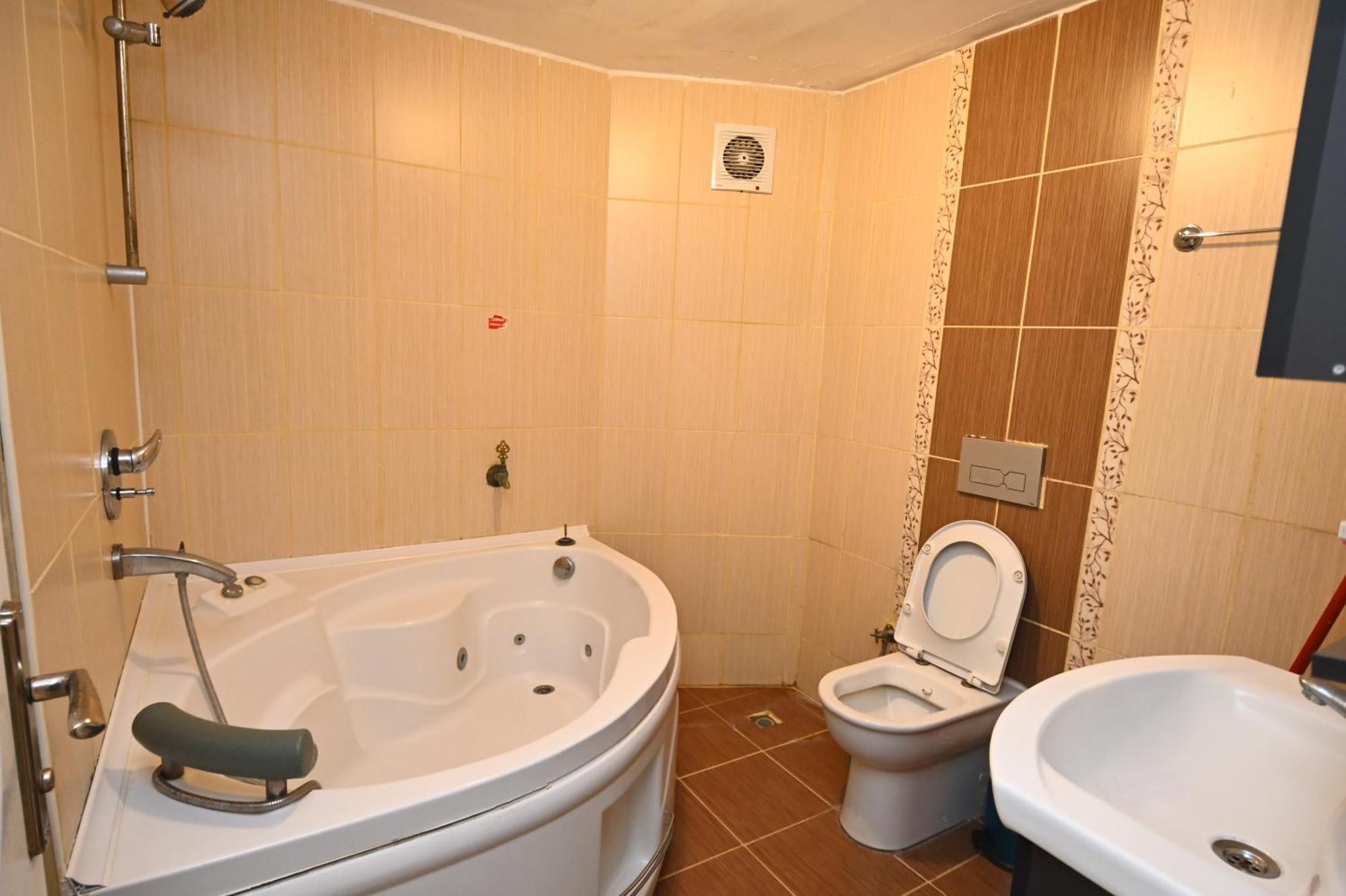 Sarot Thermal Vadi Tatil Koyu - Halal Hotel 博卢 外观 照片